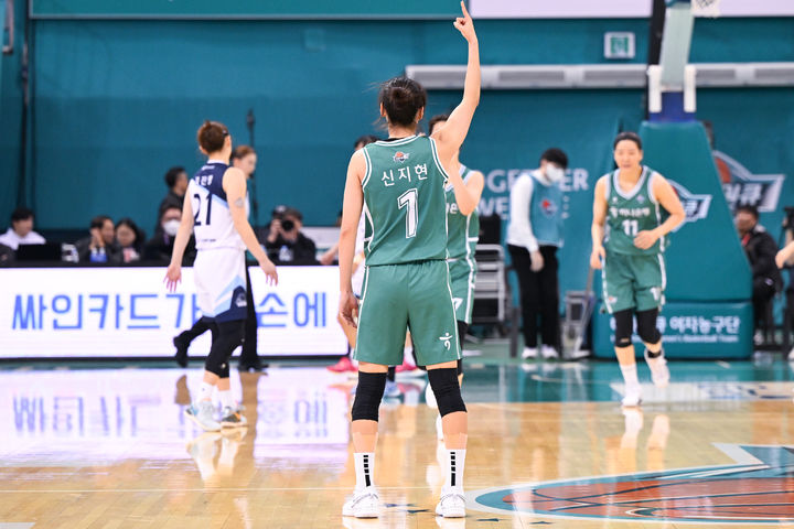 [서울=뉴시스] 여자프로농구 부천 하나원큐의 신지현. (사진=WKBL 제공) *재판매 및 DB 금지