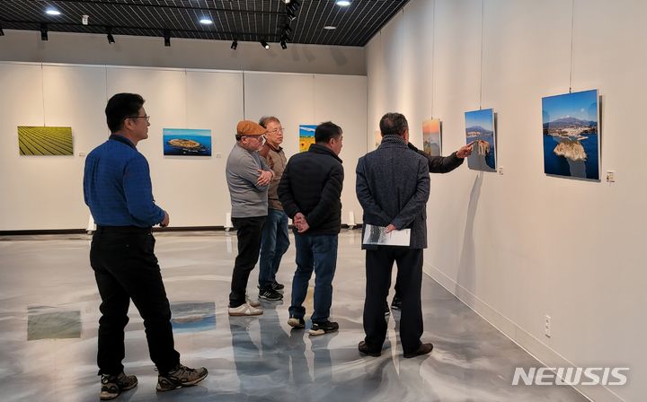  *재판매 및 DB 금지