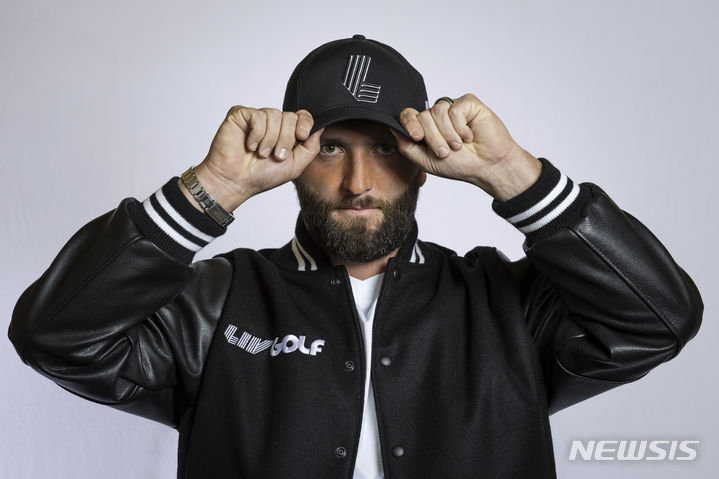 [서울=AP/뉴시스] LIV골프로 이적한 욘 람. 2023.12.08.