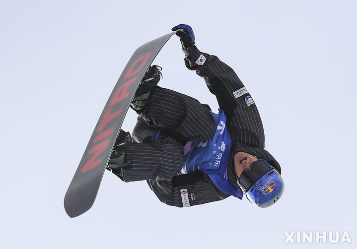 [장자커우/신화=뉴시스] 스노보드 국가대표 이채운. 2023.12.08.