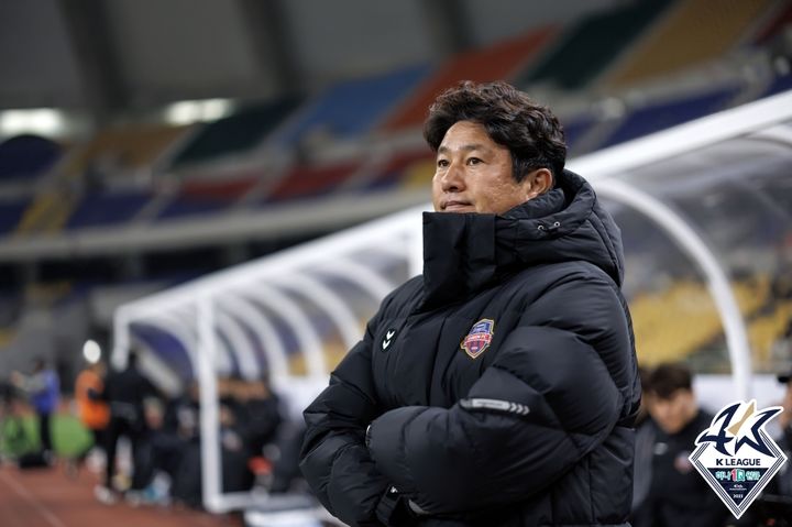 [서울=뉴시스] 프로축구 K리그1 수원FC의 김도균 감독. (사진=한국프로축구연맹 제공) *재판매 및 DB 금지