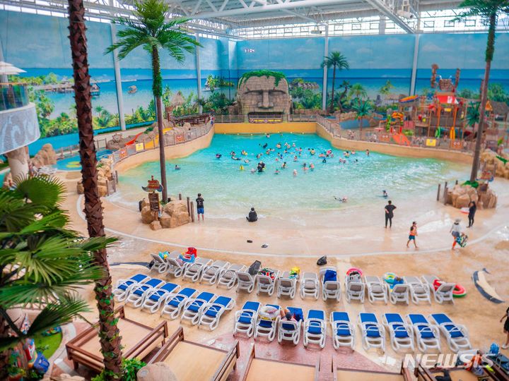 김해 롯데워터파크 실내 파도풀