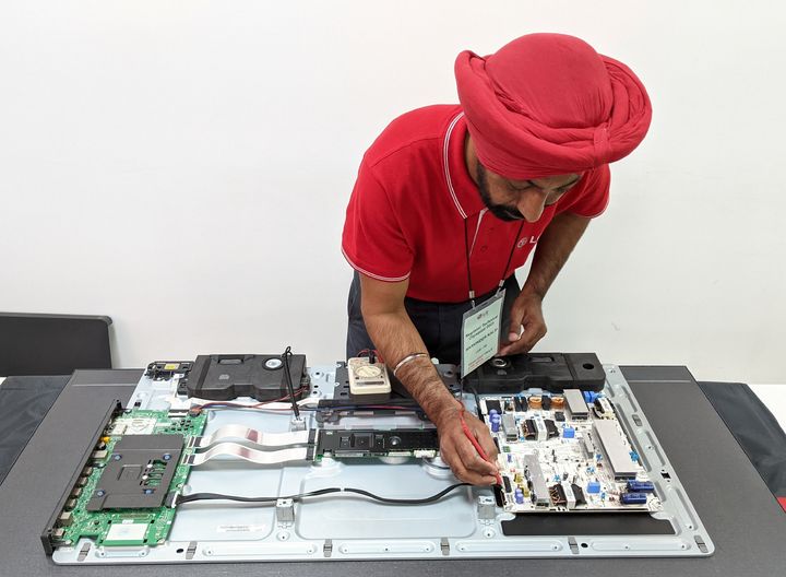 [서울=뉴시스] 서비스 올림픽에 참가한 LG전자 서비스 매니저들의 모습. (사진=LG전자) 2023.12.11. photo@newsis.com *재판매 및 DB 금지