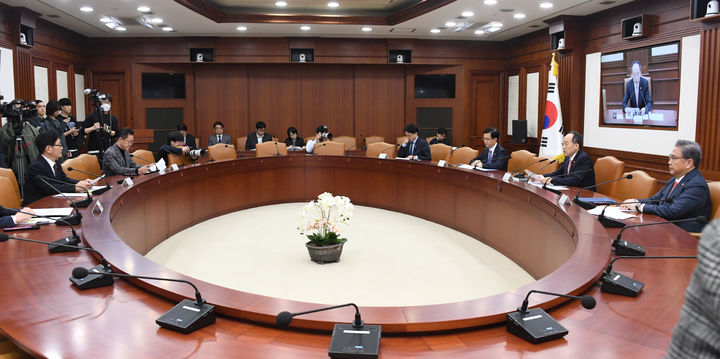 [세종=뉴시스] 추경호 경제부총리 겸 기획재정부 장관이 11일 정부서울청사에서 경제안보공급망회의를 주재하고 있다. (사진=기재부 제공) *재판매 및 DB 금지