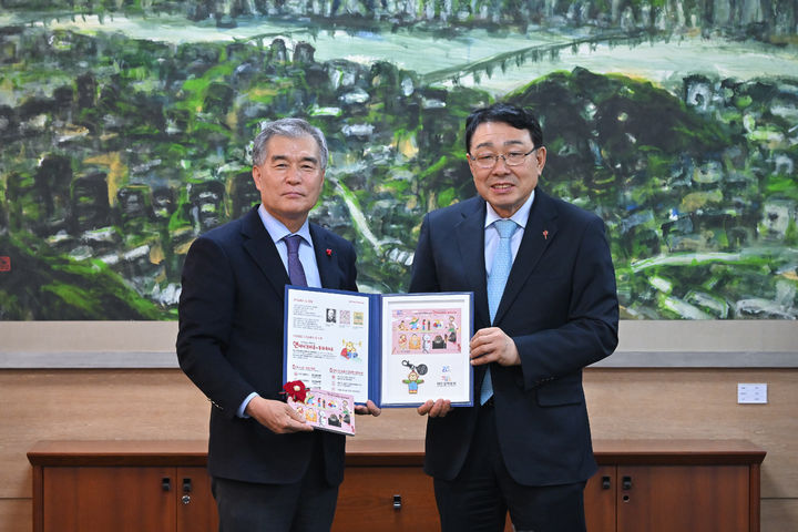 [서울=뉴시스]김현기 서울시의회 의장과 신민석 대한결핵협회장.(사진=서울시의회 제공) *재판매 및 DB 금지