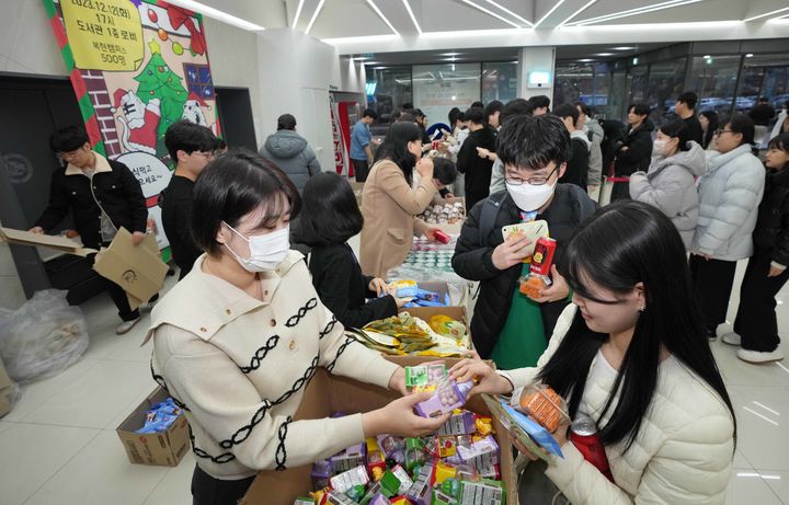 영진전문대 도서관, 기말고사 응원 간식나눔 행사 *재판매 및 DB 금지
