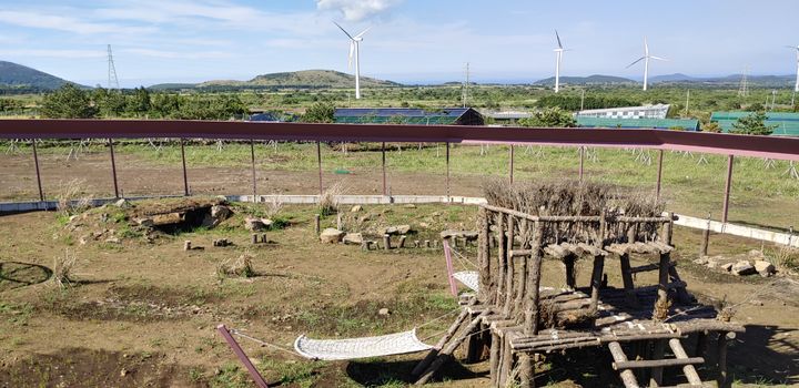 [제주=뉴시스] 제주 서귀포시 성산읍 소재 제주자연생태공원 내 반달가슴곰 보호시설. (사진=제주도 제공) 2023.12.14. photo@newsis.com *재판매 및 DB 금지