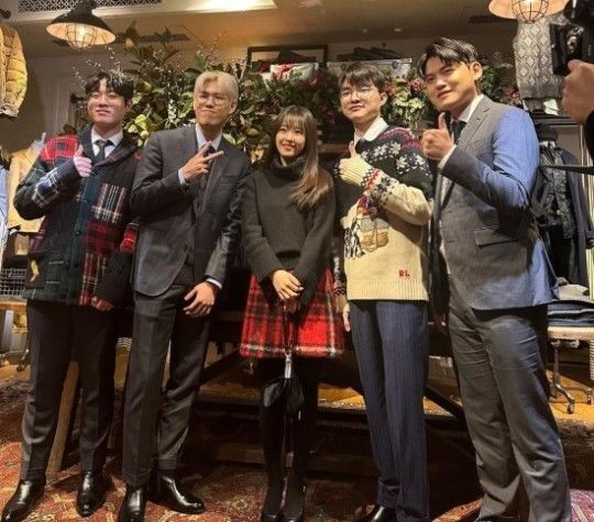 [서울=뉴시스] 배우 박보영이 프로게이머 '페이커(이상혁)'와 함께한 일상을 공개했다. (사진=박보영 인스타그램 캡처) 2023.12.15. photo@newsis.com *재판매 및 DB 금지