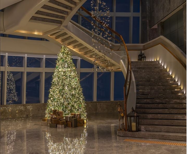시그니엘 서울 크리스마스 트리 모습.(사진=롯데호텔앤리조트 제공) *재판매 및 DB 금지