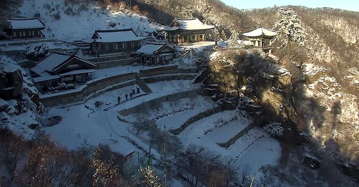 설경에 둘러쌓인 고즈넉한 산사 오대산 상원사. 오대산국립공원cctv 2023.12.17. grsoon815@newsis.com *재판매 및 DB 금지