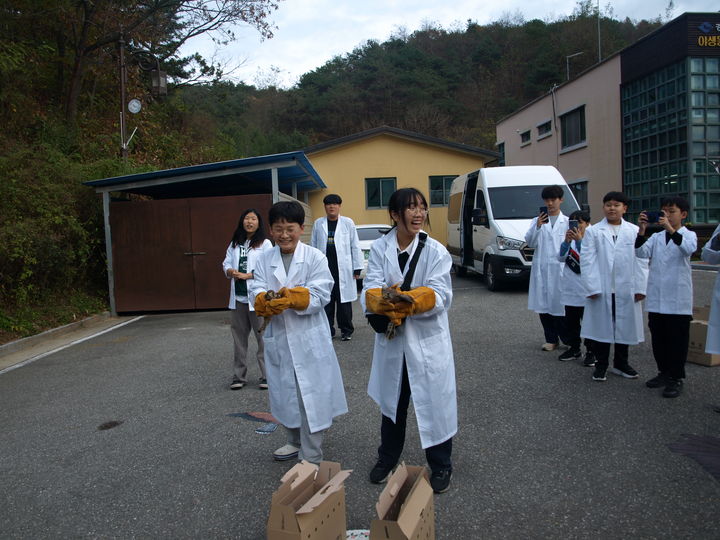 [안동=뉴시스] 경북산림개발원 야생동물구조관리센터에서 생태교육이 진행되고 있다. (사진=경북도 제공) 2023.12.18 *재판매 및 DB 금지