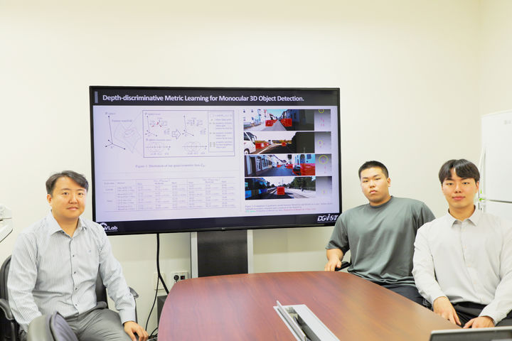 (왼쪽부터) DGIST 임성훈 교수, 최원혁 석박사통합과정생, 신민규 석사과정생 *재판매 및 DB 금지