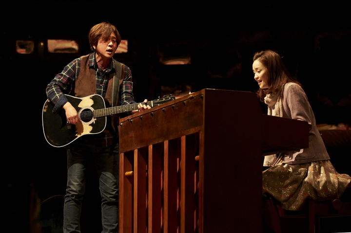 2014년 뮤지컬원스 공연. 가이(윤도현) 걸(전미도). (사진=신시컴퍼니 제공) photo@newsis.com *재판매 및 DB 금지