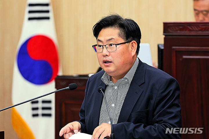 [안성=뉴시스] 안성시의회 국민의힘 최호섭의원(사진 = 안성시의회 제공)