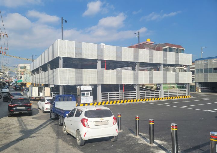 [청주=뉴시스] 충북 청주시 육거리종합시장 제3주차장. photo@newsis.com *재판매 및 DB 금지