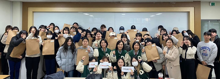 [부산=뉴시스] 신라대학교는 올해 제51회 치과위생사 국가고시에서 치위생학과 응시생 전원이 합격했다고 27일 밝혔다. (사진=신라대 제공) *재판매 및 DB 금지