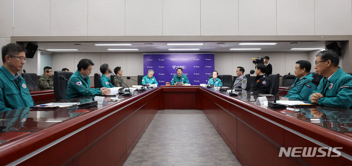 [서울=뉴시스] 홍효식 기자 = 오세훈 서울시장이 27일 서울시청에서 열린 서울시 통합방위협의회에서 발언하고 있다. 2023.12.27. yesphoto@newsis.com