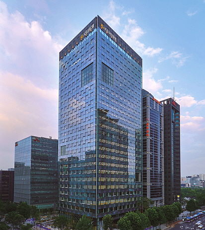 KB금융, 부회장 없애고 조직 슬림화…"글로벌·디지털 최우선"