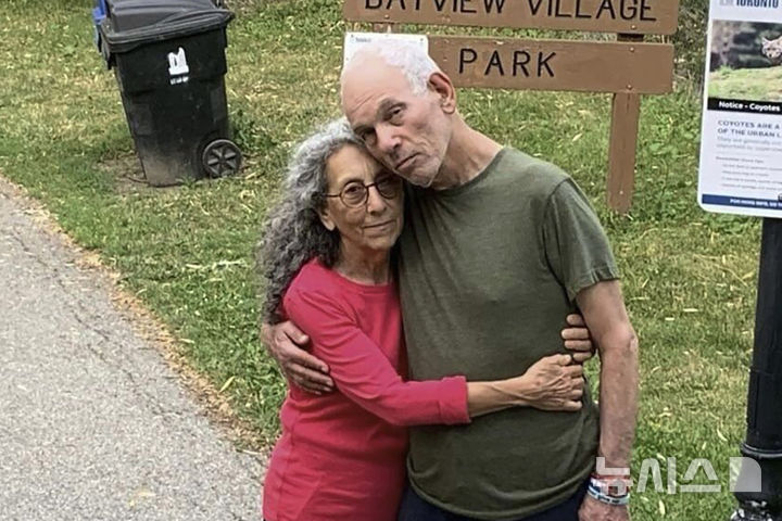 [텔아비브=AP/뉴시스]촬영 날짜가 분명하지 않은 주디 와인슈타인(70)과 가드 하가이(72) 부부의 생전 모습. 이스라엘이 4일 2023년 10월7일 하마스의 기습 공격으로 납치된 이스라엘계 미국인 인질인 이들 부부의 시신을 수습했다. 2025.06/05.