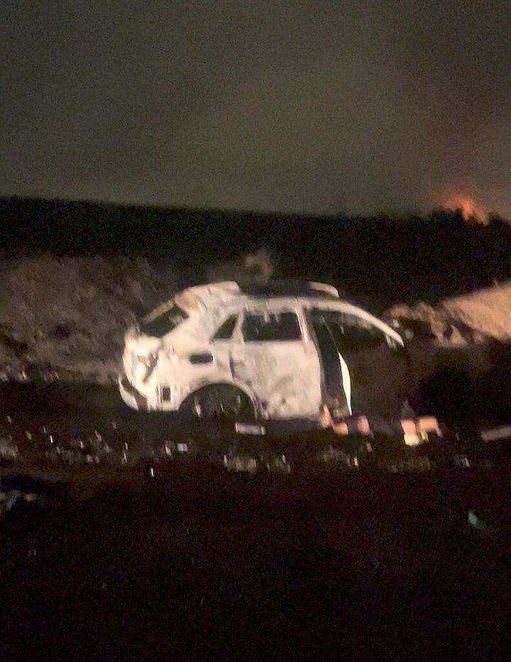 [서울=뉴시스]지난 10월8일(현지시간) 이스라엘 남부 축제 현장 인근에서 발견된 차량 옆에 한 여성의 시신이 보인다. 하마스가 여성들을 잔혹하게 성폭행하고 난도질해 살해한 증거로 미 뉴욕타임스(NYT)가 28일 보도한 사진이다. 숨진 여성을 찾아 나섰다가 발견한 친구가 휴대폰으로 촬영한 동영상에서 캡처 한 장면이다. 2023.12.23. *재판매 및 DB 금지