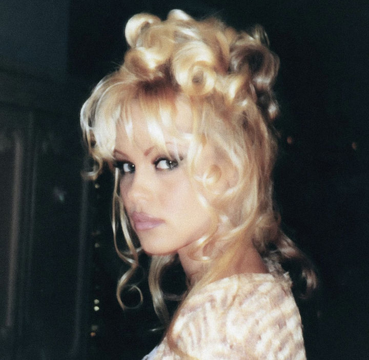 [서울=뉴시스] 할리우드 원조 섹스 심벌 파멜라 앤더슨(58) (사진=파멜라 앤더슨 공식 인스타그램) 2023.12.29. *재판매 및 DB 금지