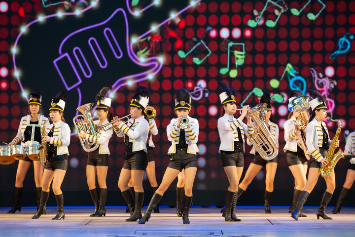 롯데월드 '아듀 ’23, 웰컴 ’24!'의 '브라스 밴드 연주' *재판매 및 DB 금지