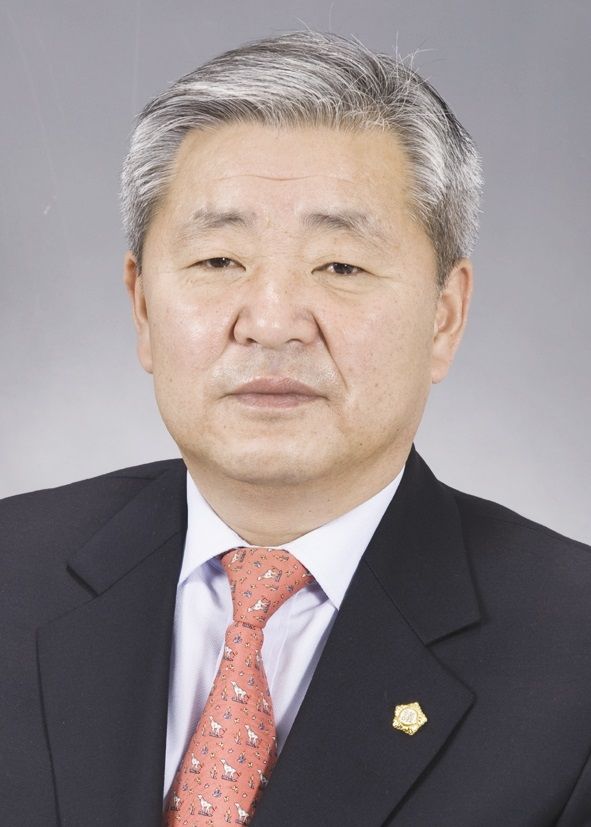 [고성(경남)=뉴시스] 신정철 기자= 최을석 고성군의회 의장은 1일 신년사를 통해 "새해에는 천상운집(千祥雲集)처럼 군민 여러분의 가정에 좋은 일들이 구름처럼 모여들어 뜻을 이루는 한 해가 되시기를 기원한다"고 말했다.(사진=고성군의회 제공).2023.01.01. photo@newsis.com. *재판매 및 DB 금지