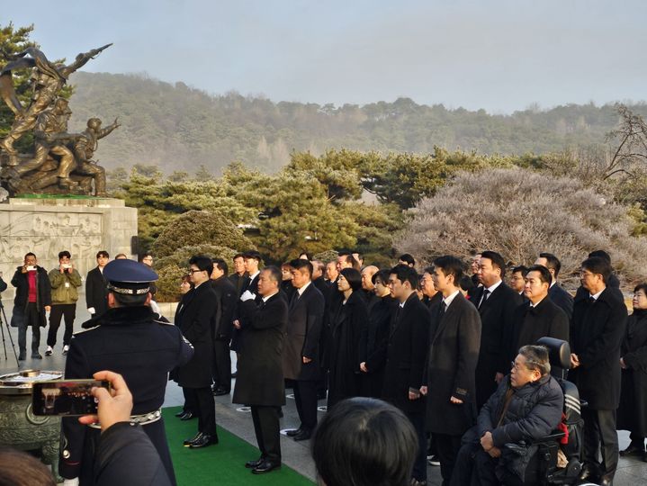 국민의힘 지도부가 새해 첫날인 1일 현충원을 참배하고 "미래를 위해 나아가겠다"고 다짐했다. *재판매 및 DB 금지
