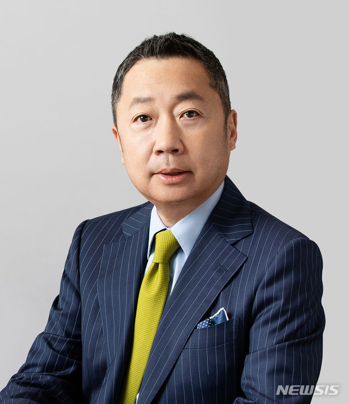 [서울=뉴시스]박정원 두산그룹 회장(사진=두산 그룹 제공)