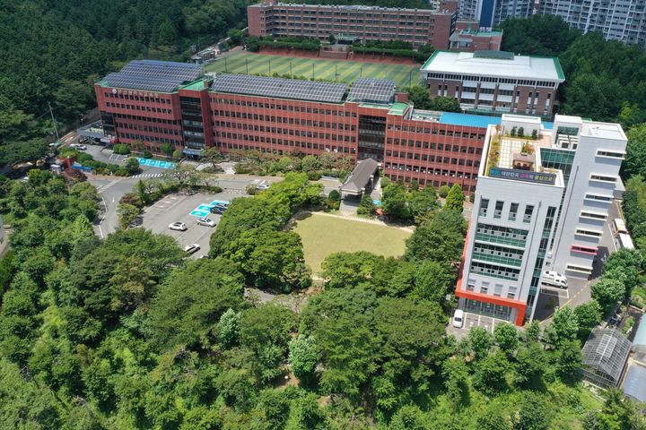 부산교육청, 여름방학 다양한 프로그램..."캠프·특강·체험" - 뉴스 썸네일 이미지