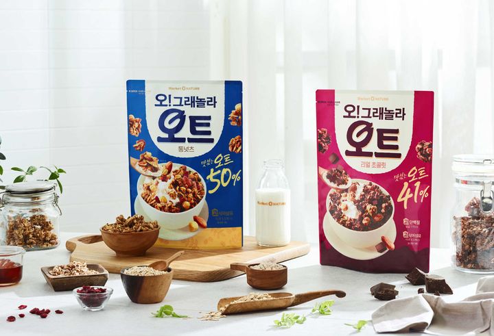 오리온 '마켓오네이처 오!그래놀라 오트' 2종 모습.(사진=오리온 제공) *재판매 및 DB 금지