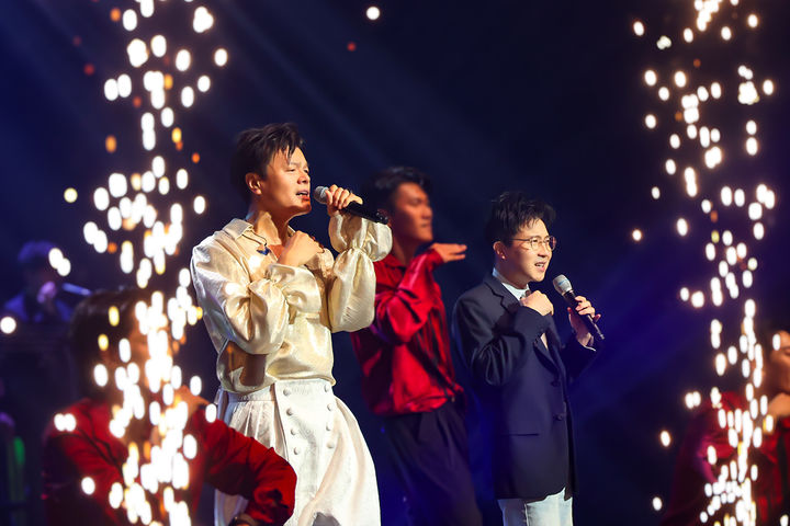 [서울=뉴시스] 박진영(J.Y. Park) 2023 송년 콘서트 '80's Night' 공연. (사진 = JYP엔터테인먼트 제공) 2024.01.02. photo@newsis.com *재판매 및 DB 금지