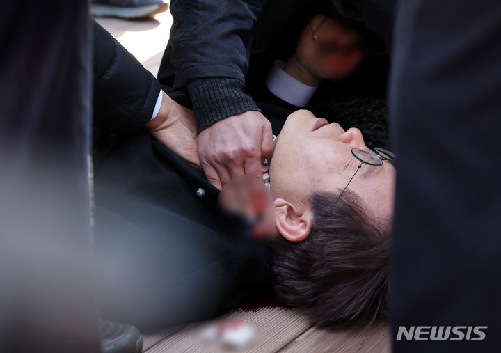 가덕도 테러수사TF 첫 압수수색 완료…국회 자료 확보는 미지수