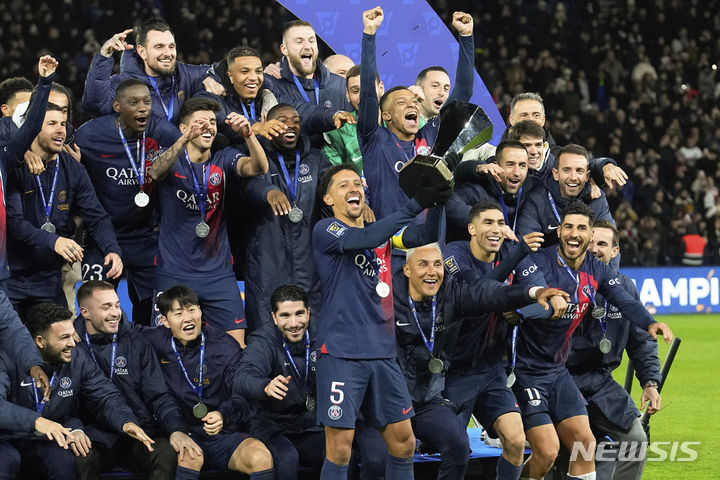 [파리=AP/뉴시스]PSG, 프랑스 슈퍼컵 우승. 2024.01.03.