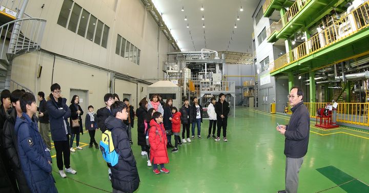 [대전=뉴시스] 코로나19 이전인 지난 2020년 초 원자력연구원에서 진행된 연구원 개방의 날 행사 모습.(사진=원자력연구원 제공) *재판매 및 DB 금지