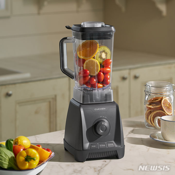 [서울=뉴시스] 쿠첸, 1.5ℓ 대용량 '초고속 파워 블렌더'. (사진=쿠첸 제공) 2024.01.09. photo@newsis.com
