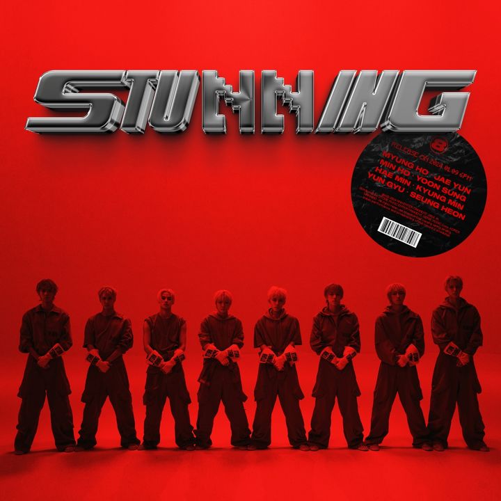 [서울=뉴시스] 그룹 '에잇턴(8TURN)'이 9일 오후 6시 각종 온라인 음원사이트를 통해 세 번째 미니앨범 '스터닝(STUNNING)'을 발매한다. (사진=MNH엔터테인먼트 제공) 2024.01.09. photo@newsis.com *재판매 및 DB 금지