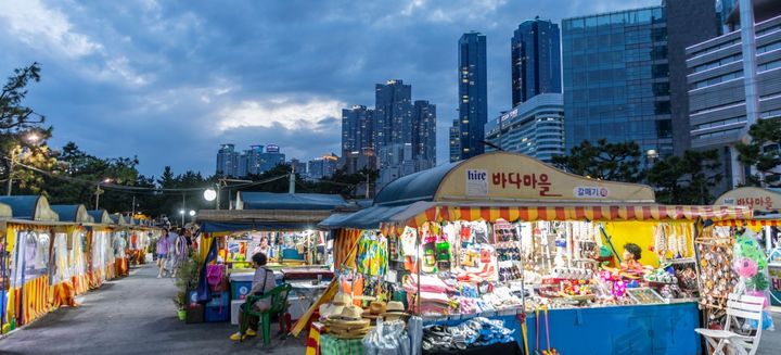 [부산=뉴시스] 부산 해운대 해수욕장 포장마차촌 (사진=부산시 제공) *재판매 및 DB 금지