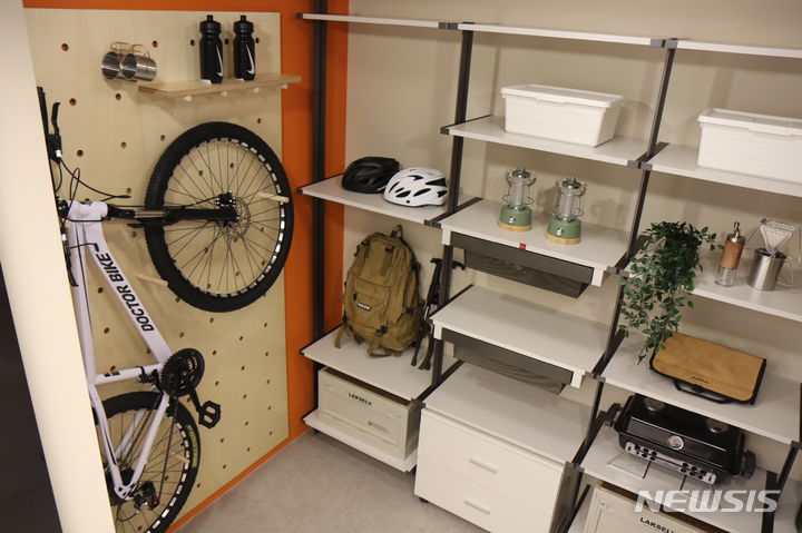 레저 인구 늘자…아파트 복도에 '세대별 창고' 도입 늘어 - 뉴시스