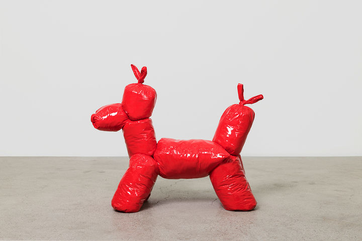 김홍석, Canine Construction - small, 2013, Bronze, 89 x 105 x 47 cm,Courtesy of the artist and Kukje Gallery 이미지=국제갤러리 제공. *재판매 및 DB 금지