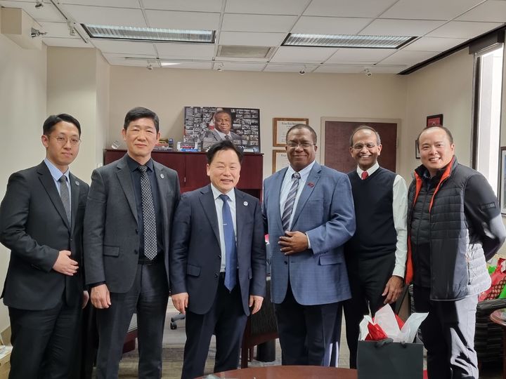 임경호(왼쪽 세번째) 총장 등 양교 관계자들 *재판매 및 DB 금지