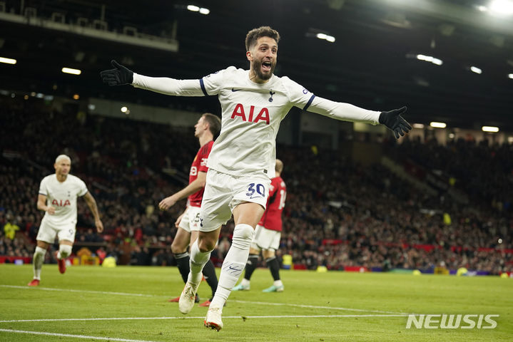 [맨체스터=AP/뉴시스] 잉글랜드 프로축구 프리미어리그(EPL) 토트넘 홋스퍼의 로드리고 벤탄쿠르. 2024.01.15.