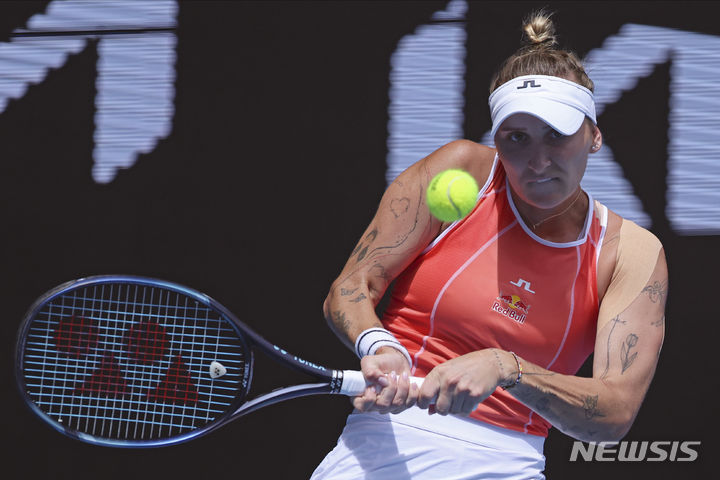 [멜버른=AP/뉴시스] 마르케타 본드로우쇼바. 2024.01.15