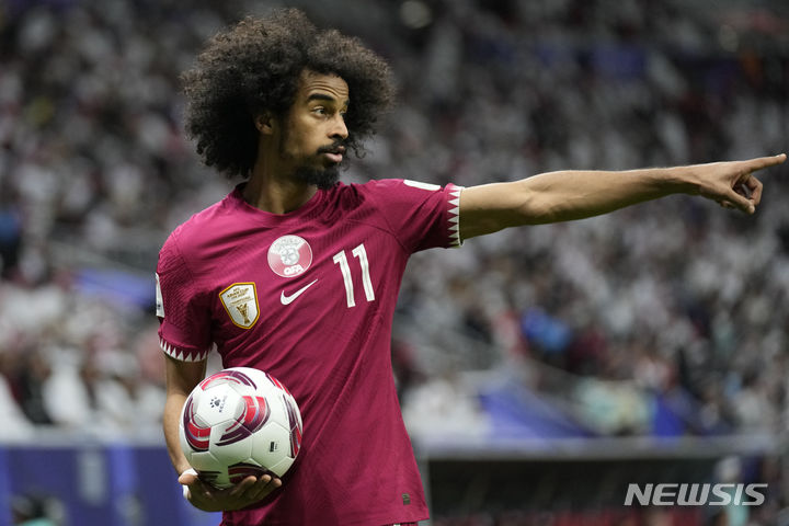 [알코르=AP/뉴시스] 카타르 남자 축구 대표팀의 아크람 아피프. 2024.01.17.