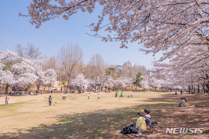 [서울=뉴시스]서울어린이대공원.