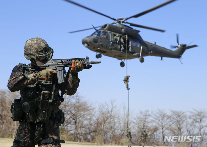 [용인=뉴시스] 육군 제55보병사단 혹한기 훈련 자료사진(사진=육군 제55보병사단 제공) 2024.01.19. photo@newsis.com