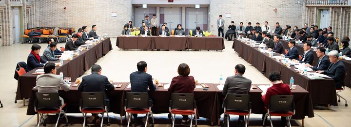 [구미=뉴시스] 지역구 국회의원과 간담회 (사진=구미시 제공) 2024.01.21. photo@newsis.com  *재판매 및 DB 금지