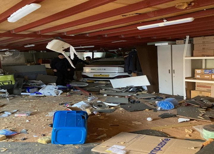 하남시 창우동 전기차 택시 사무실 돌진 사고 현장. (사진=경기도소방재난본부 제공) *재판매 및 DB 금지 *재판매 및 DB 금지