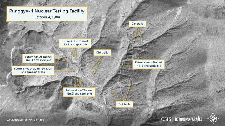 [서울=뉴시스]1984년 10월 4일 미국의 KH-9 군사위성이 촬영한 북한 함경북도 풍계리 핵실험장 지역의 영상으로 핵실험장 건설 작업이 시작되지 않았음이 확인된다. 좁은 흙 길 여러 곳이 산재해 있는 모습이다. 올해도 이곳에서 장마 피해가 발생했다. (출처=CIA 비밀해제 영상)  *재판매 및 DB 금지