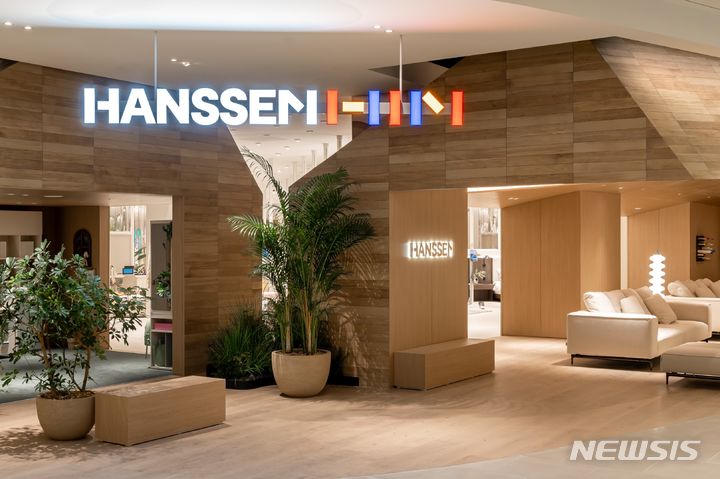 [서울=뉴시스] 신규 BI가 적용된 한샘 스타필드 수원점 모습. (사진=한샘 제공) 2024.02.07. photo@newsis.com